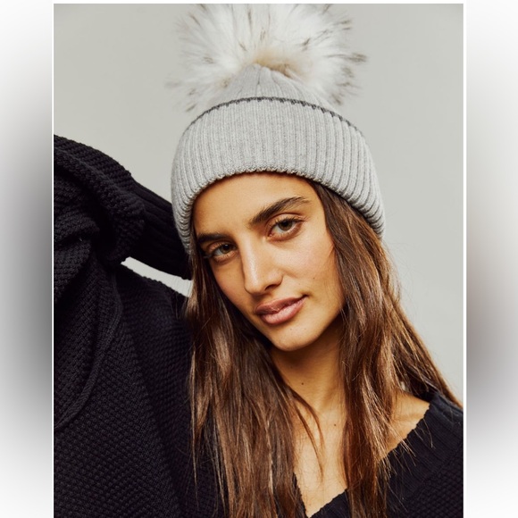 Free People ⛸️ Orbit Pom Beanie New with Tags 💎 - Picture 6 of 6
